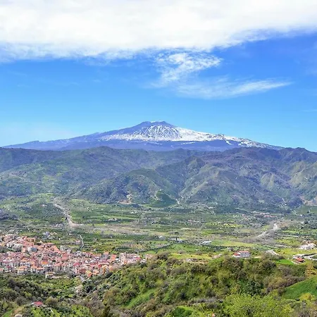 Stunning In * Santa Venerina