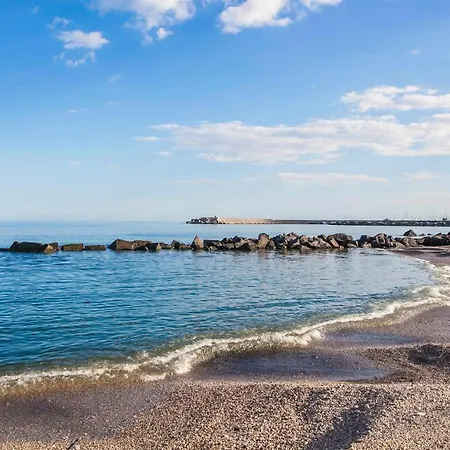 Stunning Apartment In Santa Venerina