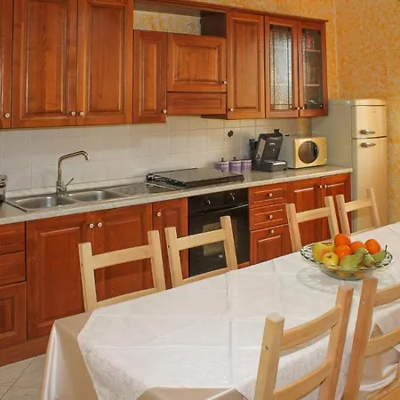 Stunning Apartment In Santa Venerina *