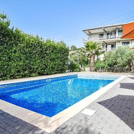 Stunning Apartment In Santa Venerina Apartment Santa Venerina